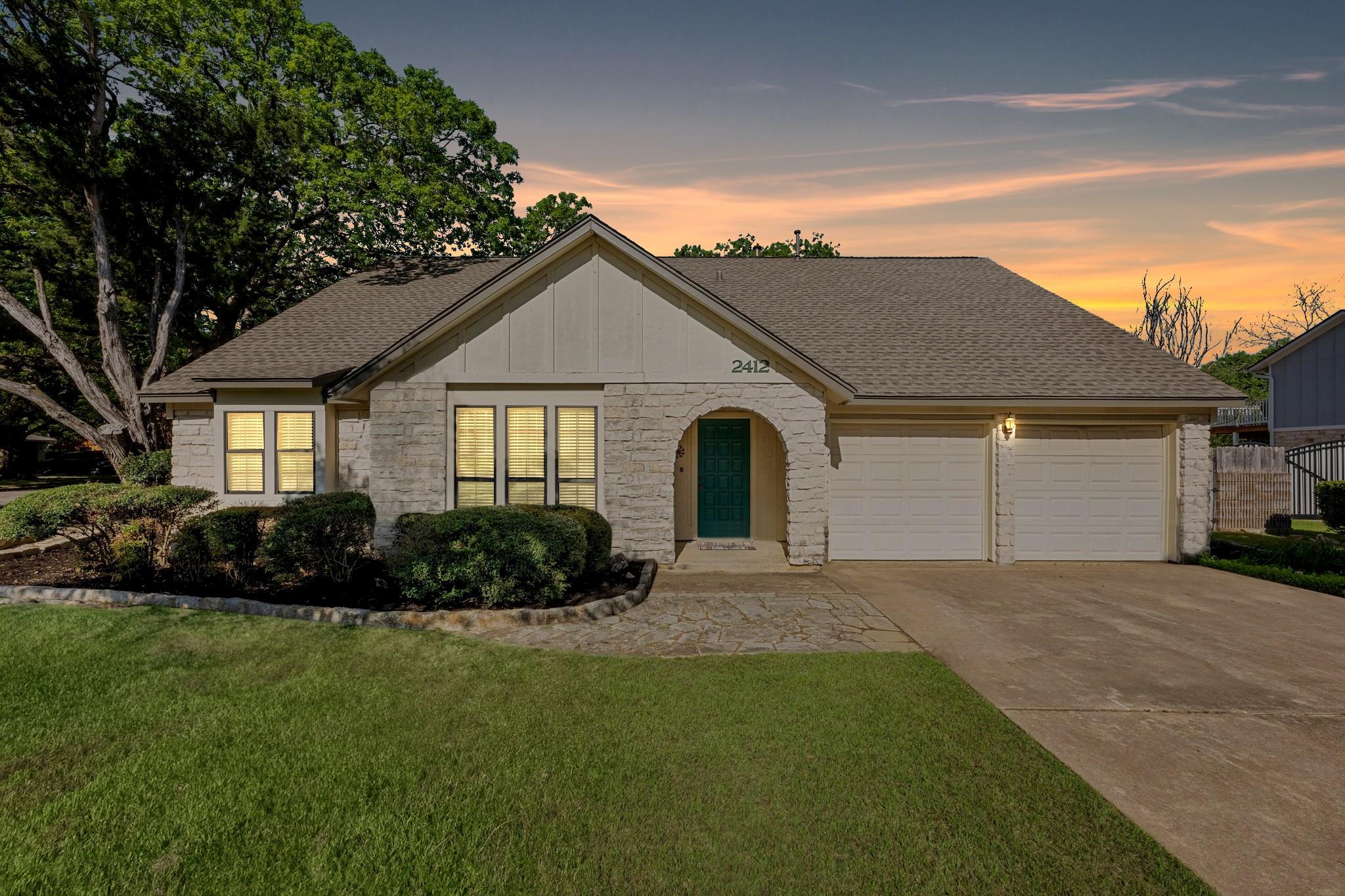 2412 W Messick Loop Property Photo 2