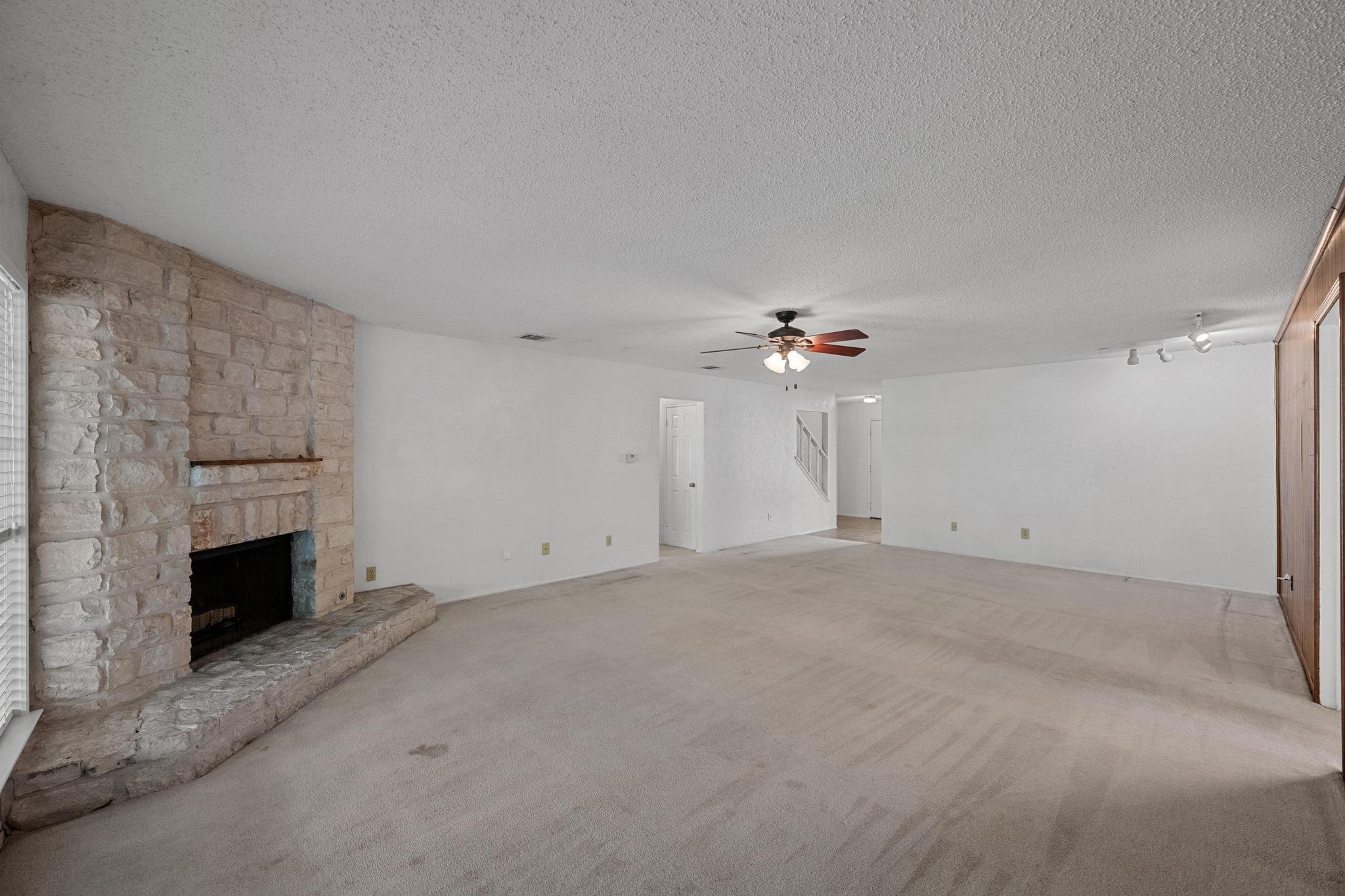 2412 W Messick Loop Property Photo 8