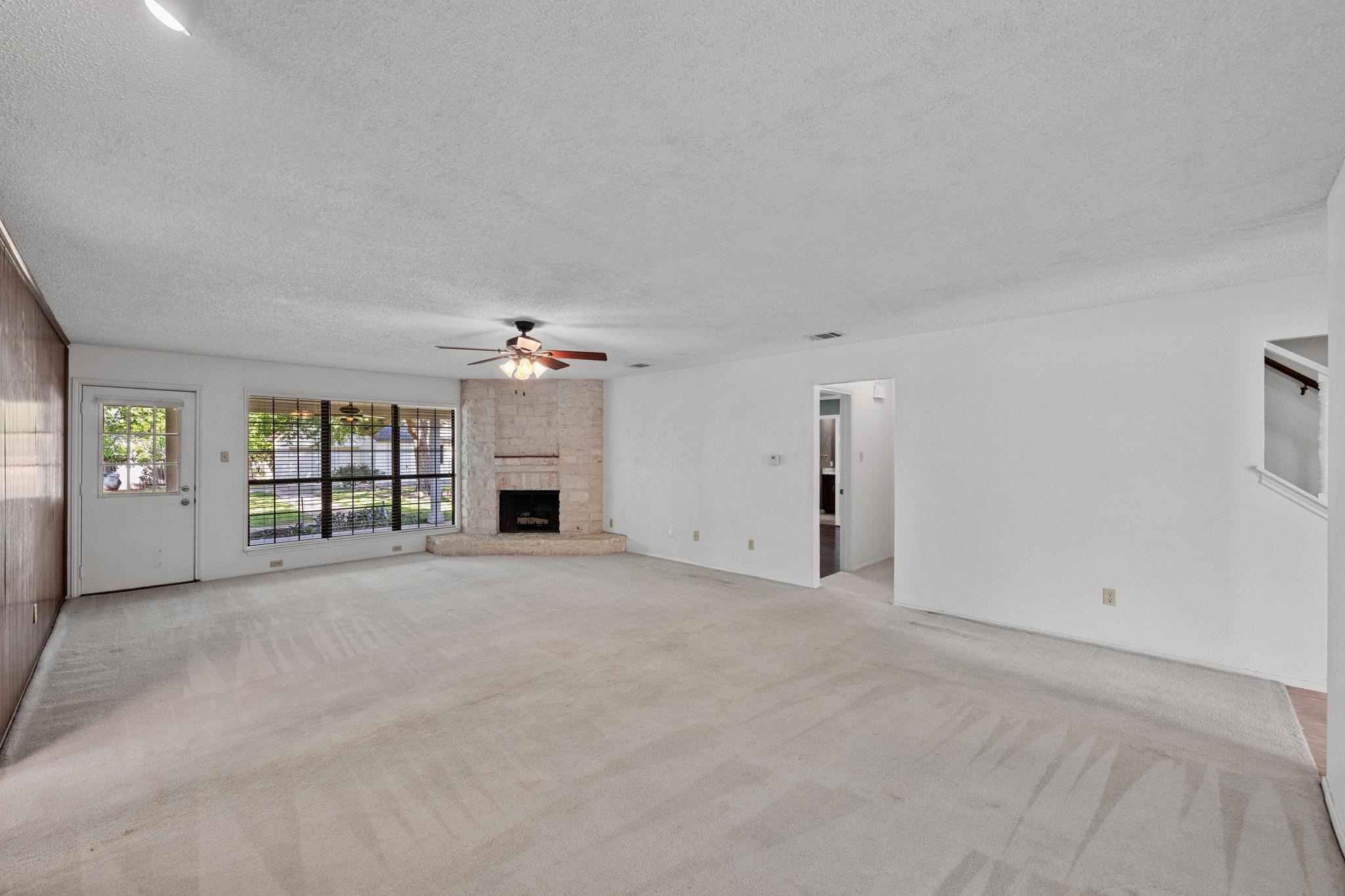 2412 W Messick Loop Property Photo 9