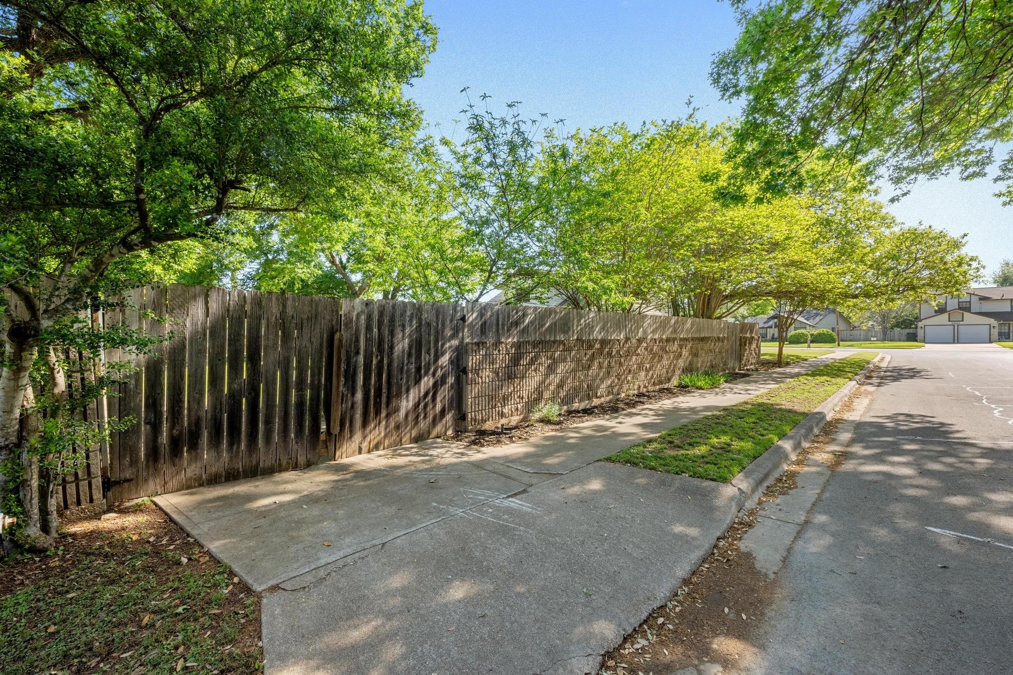 2412 W Messick Loop Property Photo 30