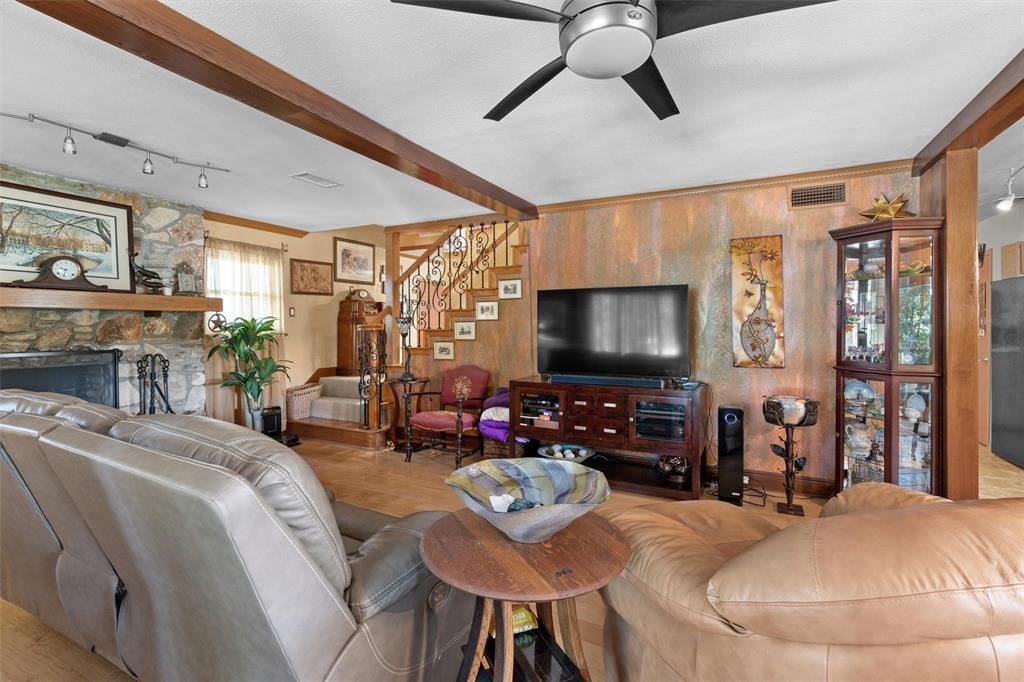 14208 Red Feather Trl Property Photo 5