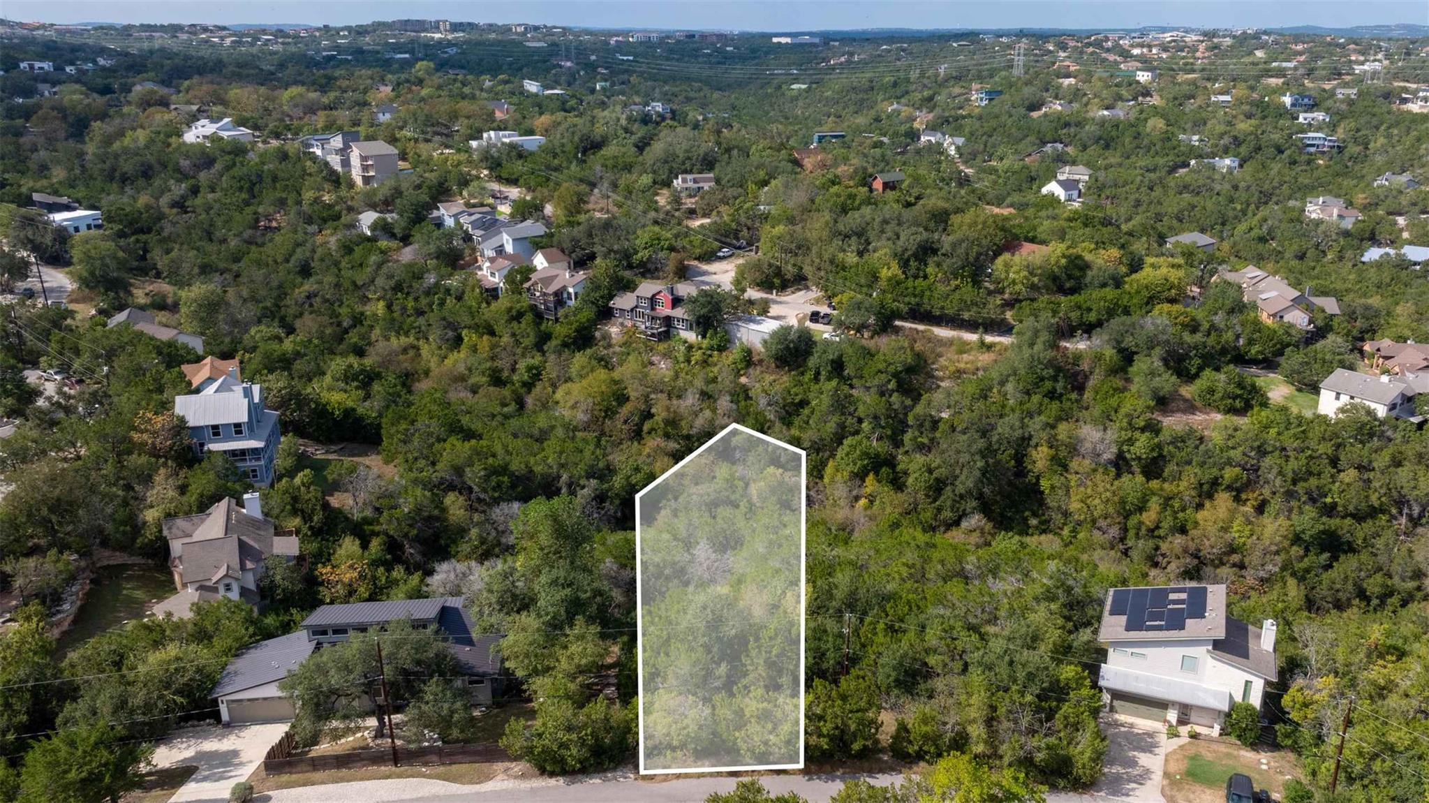 14414 Hunters Pass Property Photo 2