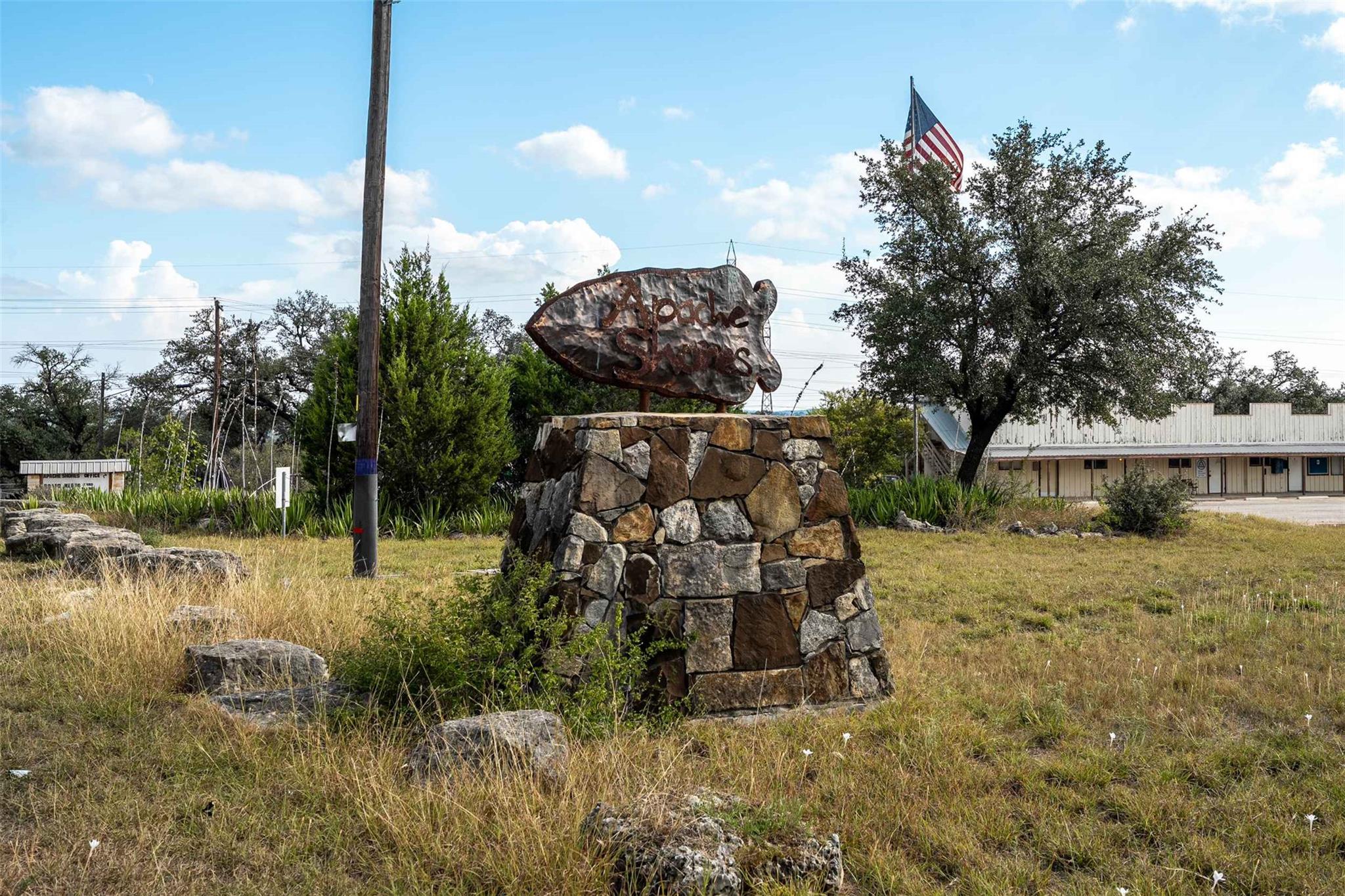 14414 Hunters Pass Property Photo 11