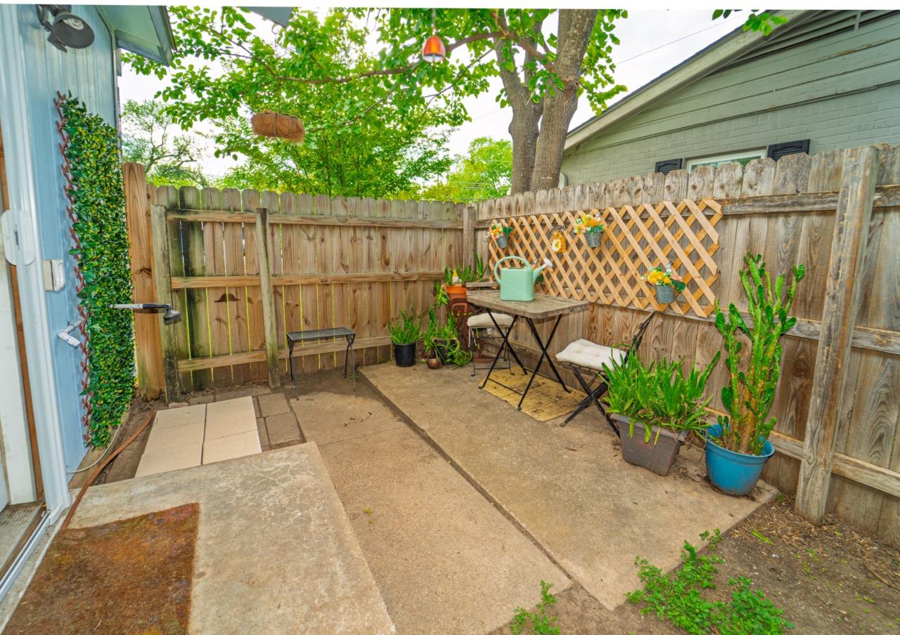5215 Overbrook Dr Property Photo 9