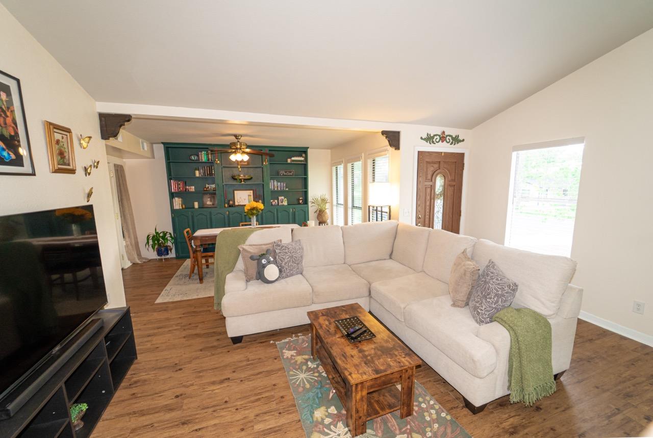 5215 Overbrook Dr Property Photo 12