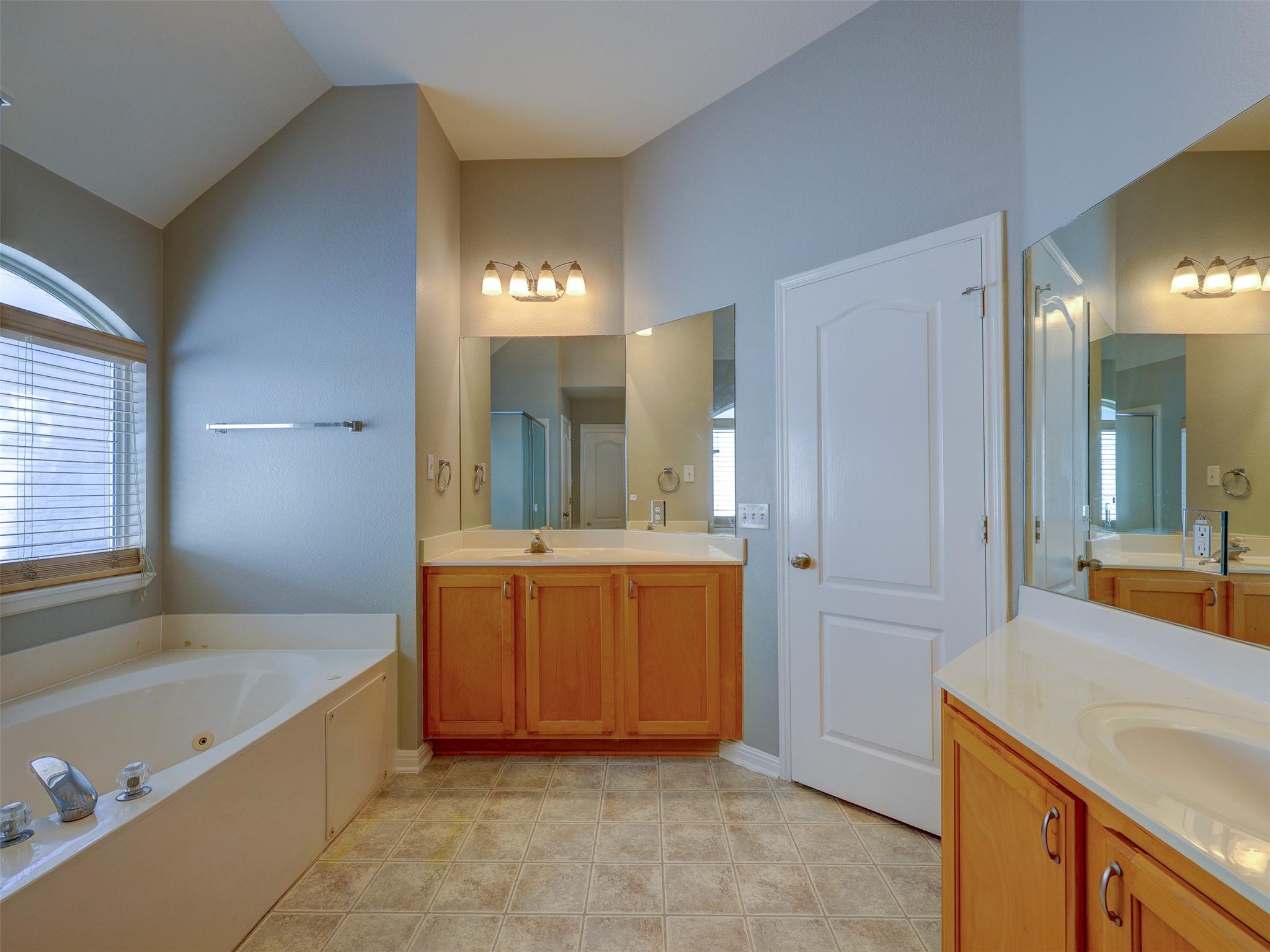 1554 Homewood Cir Property Photo 33