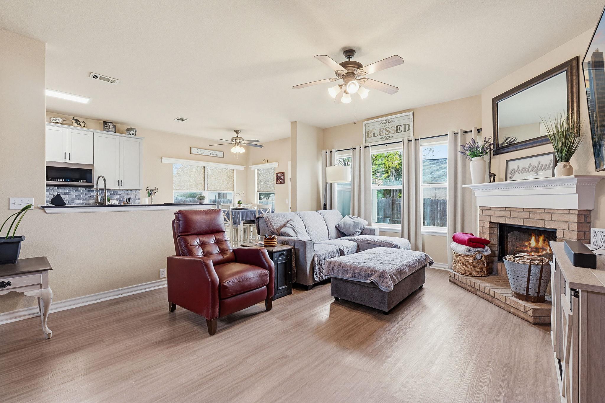 2817 Beach Plum Cv Property Photo 5