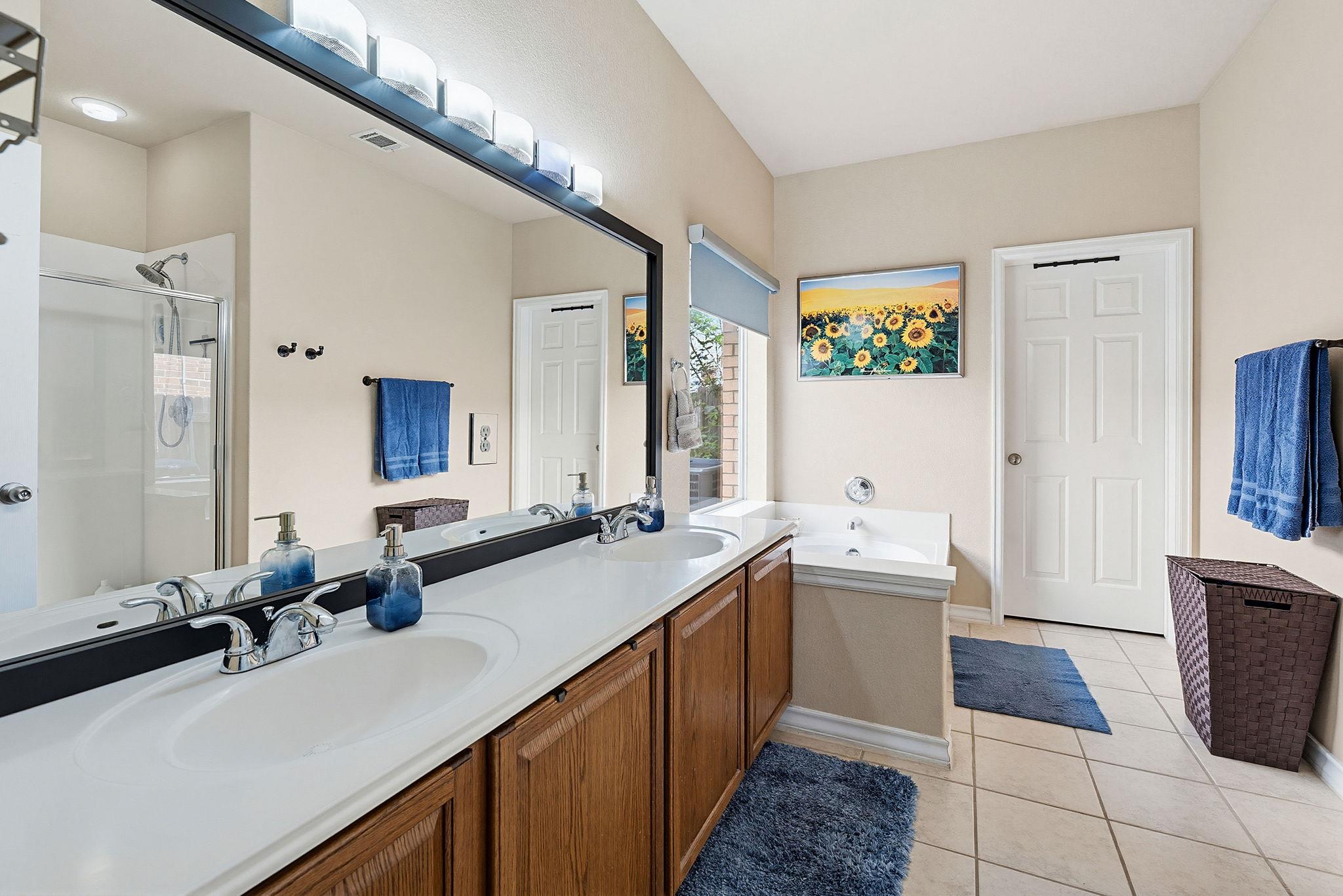 2817 Beach Plum Cv Property Photo 8