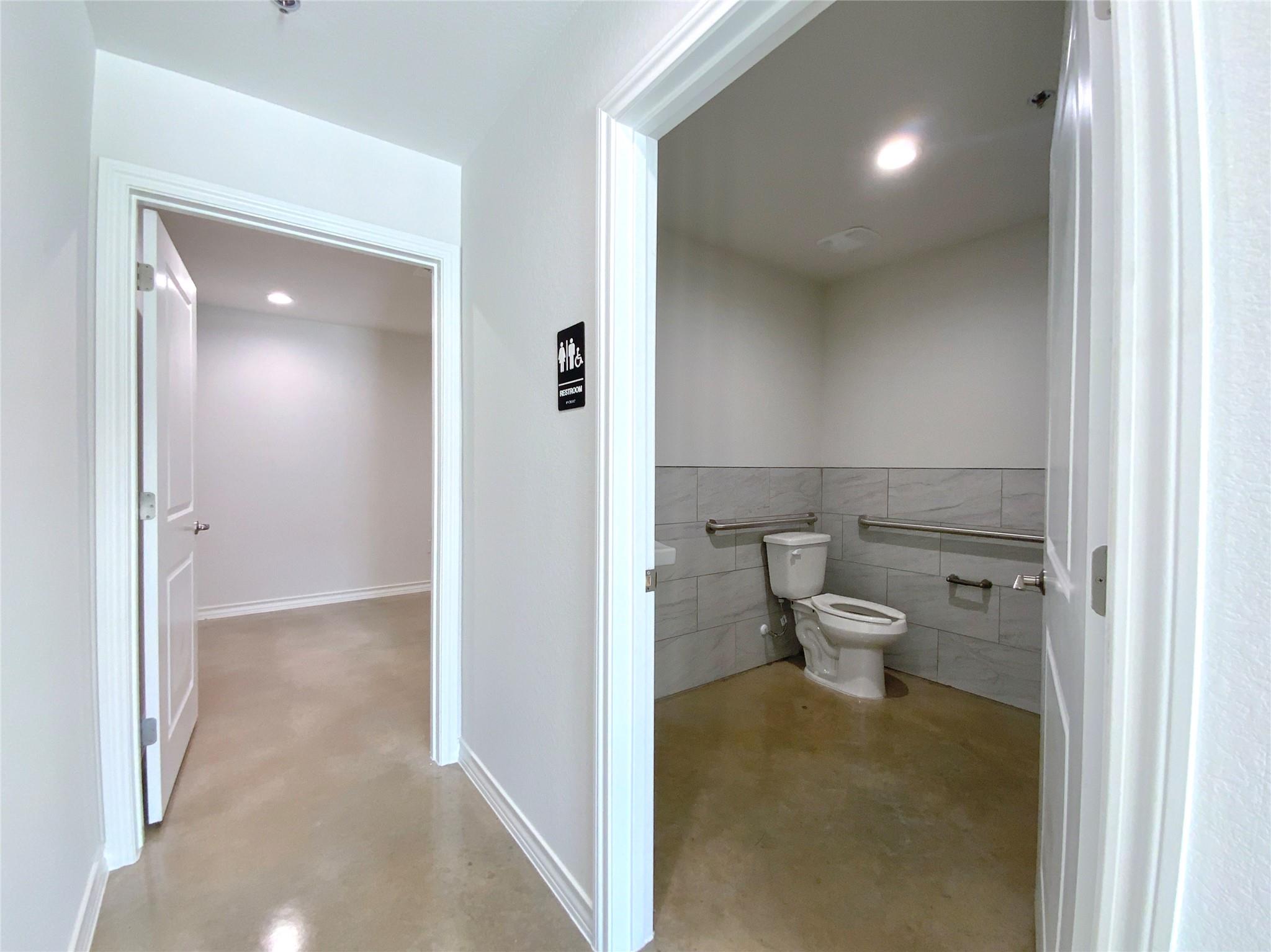 1304 Leander Dr #220 Property Photo 8