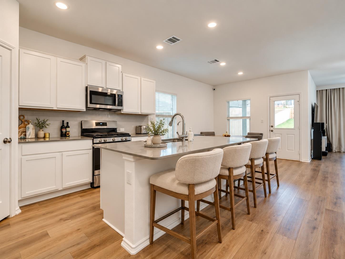 1208 Sweetspire St Property Photo 1