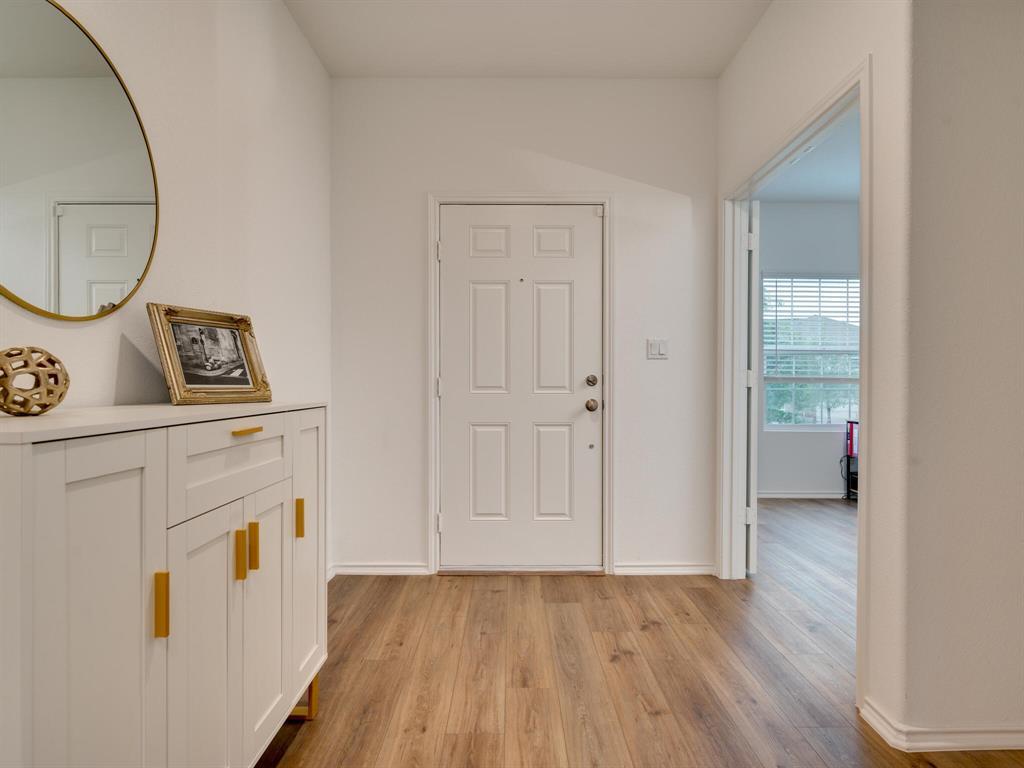 1208 Sweetspire St Property Photo 5