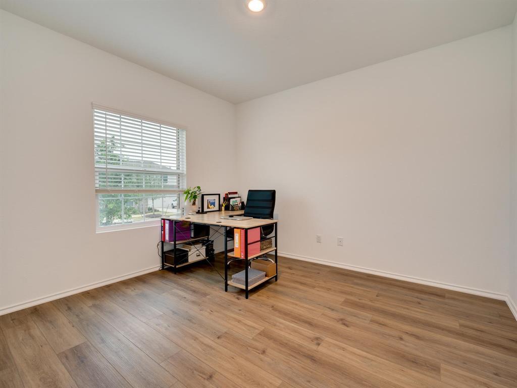 1208 Sweetspire St Property Photo 6