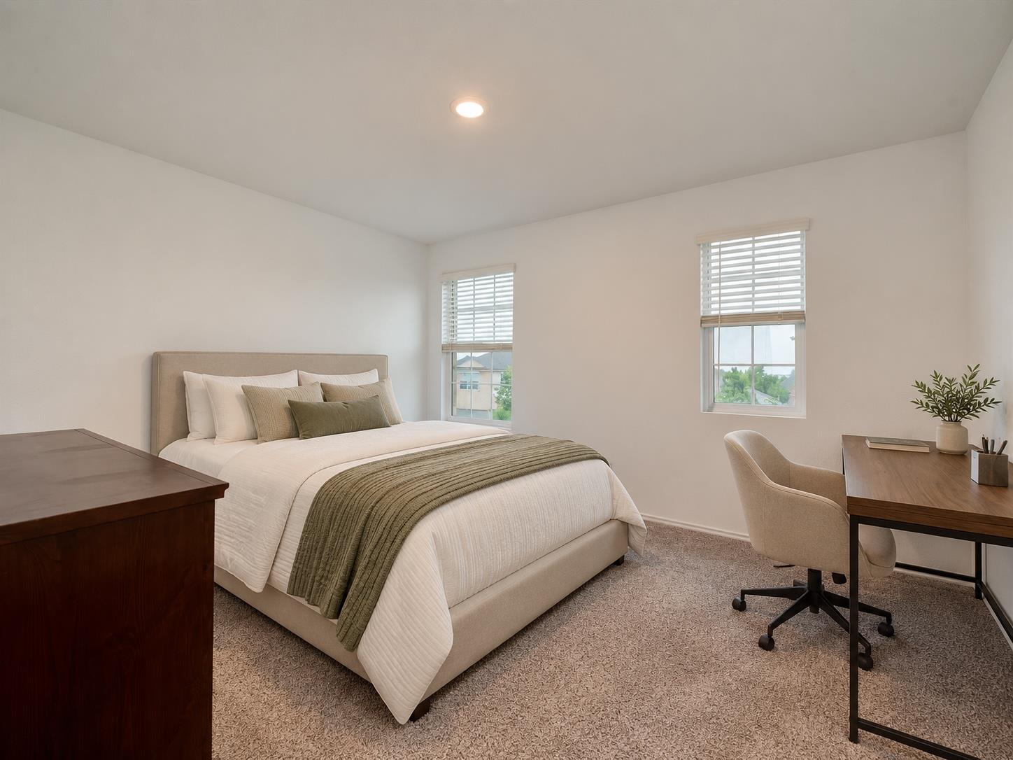 1208 Sweetspire St Property Photo 11