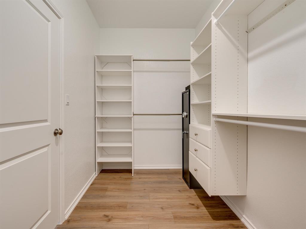 1208 Sweetspire St Property Photo 20