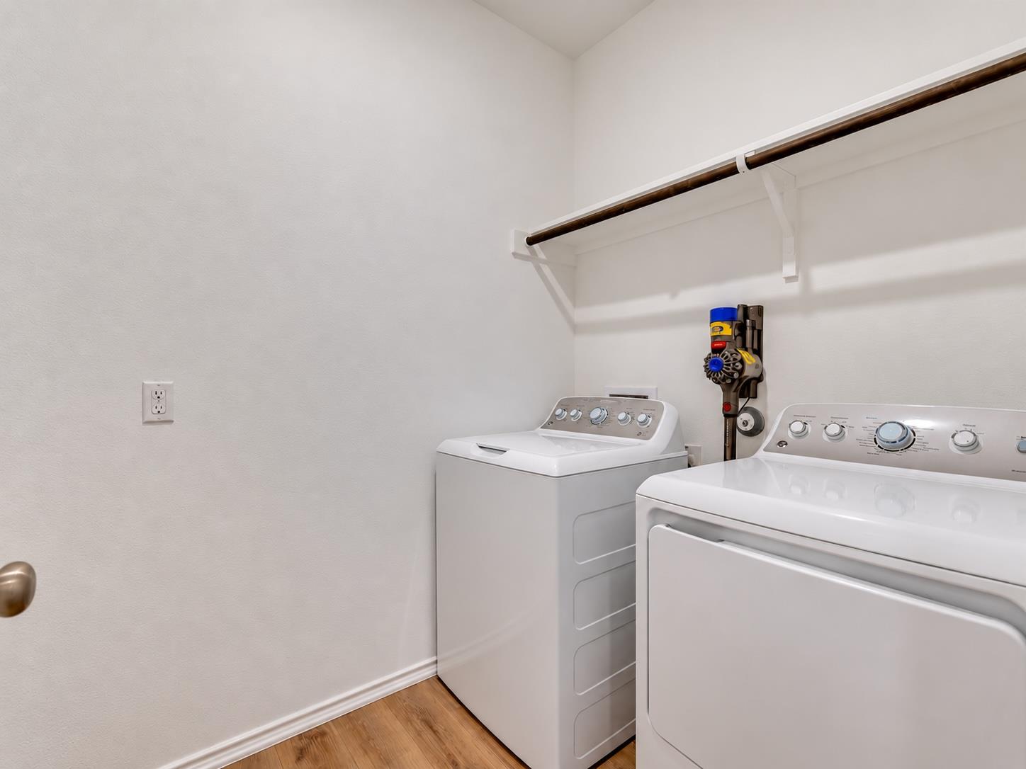 1208 Sweetspire St Property Photo 20