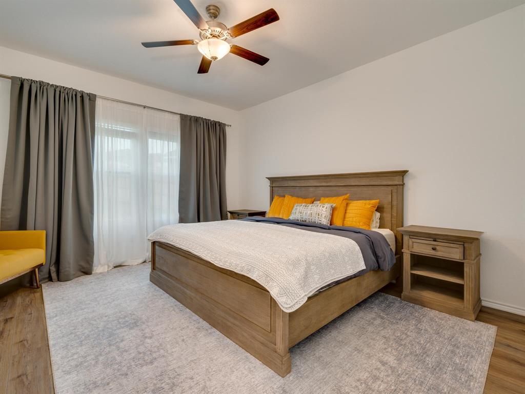 1208 Sweetspire St Property Photo 21