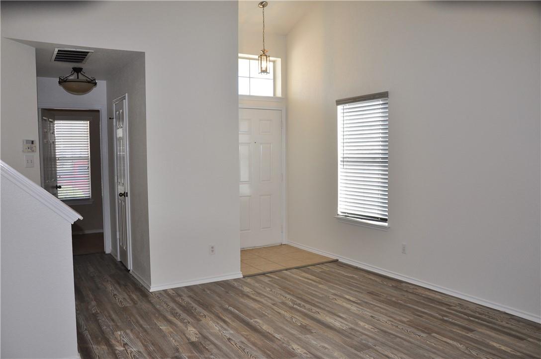 127 Anderson St Property Photo 4