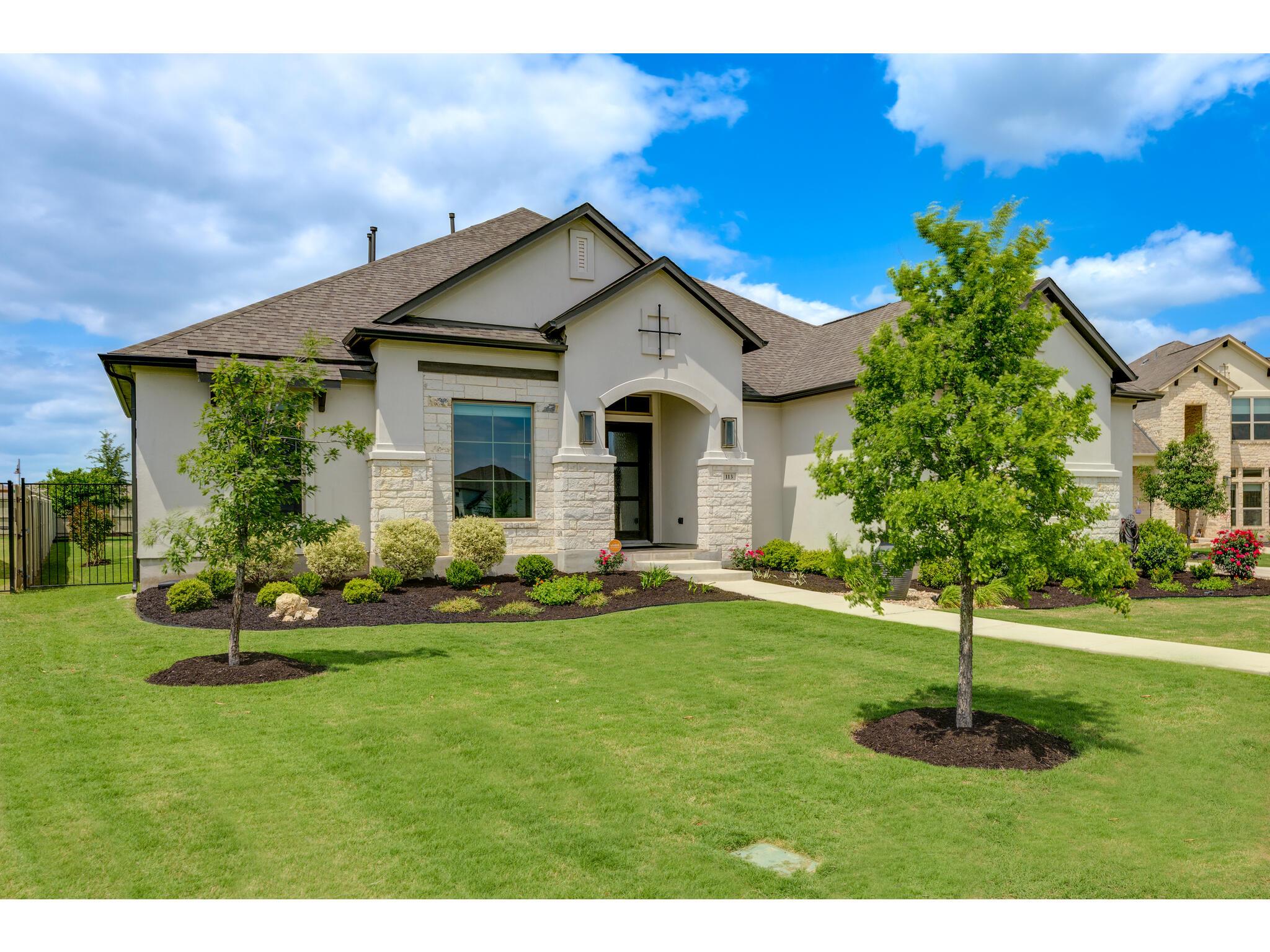 113 Arbolado Loop Property Photo 1