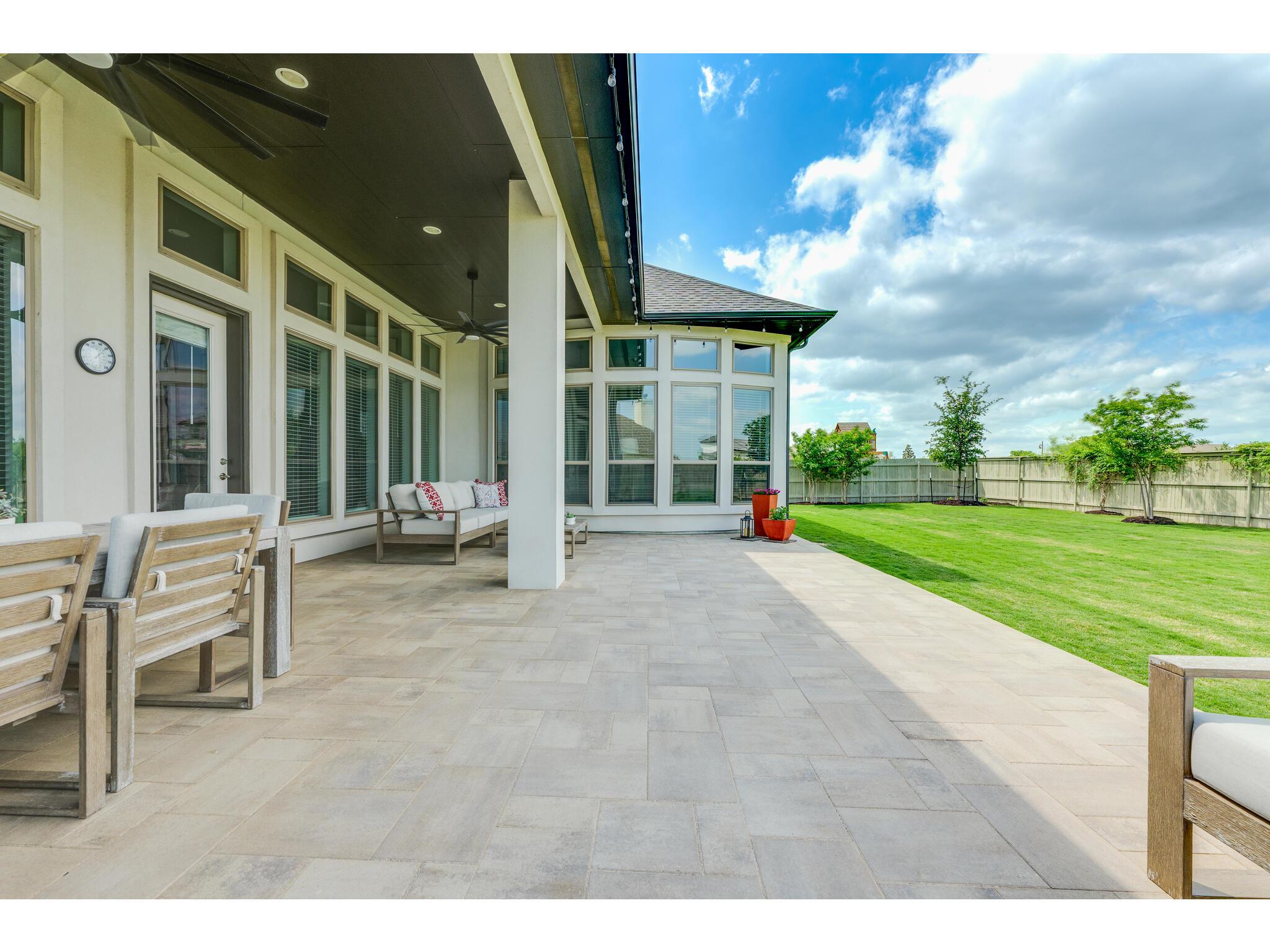 113 Arbolado Loop Property Photo 8