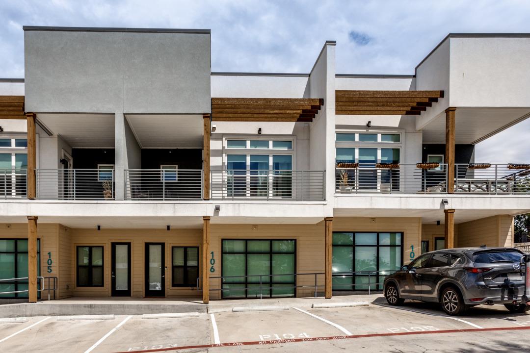 4901 Springdale Rd #106 Property Photo 1