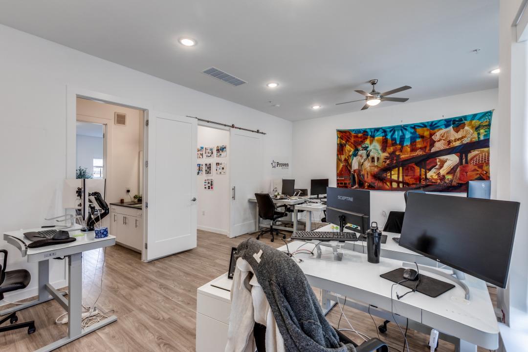 4901 Springdale Rd #106 Property Photo 4