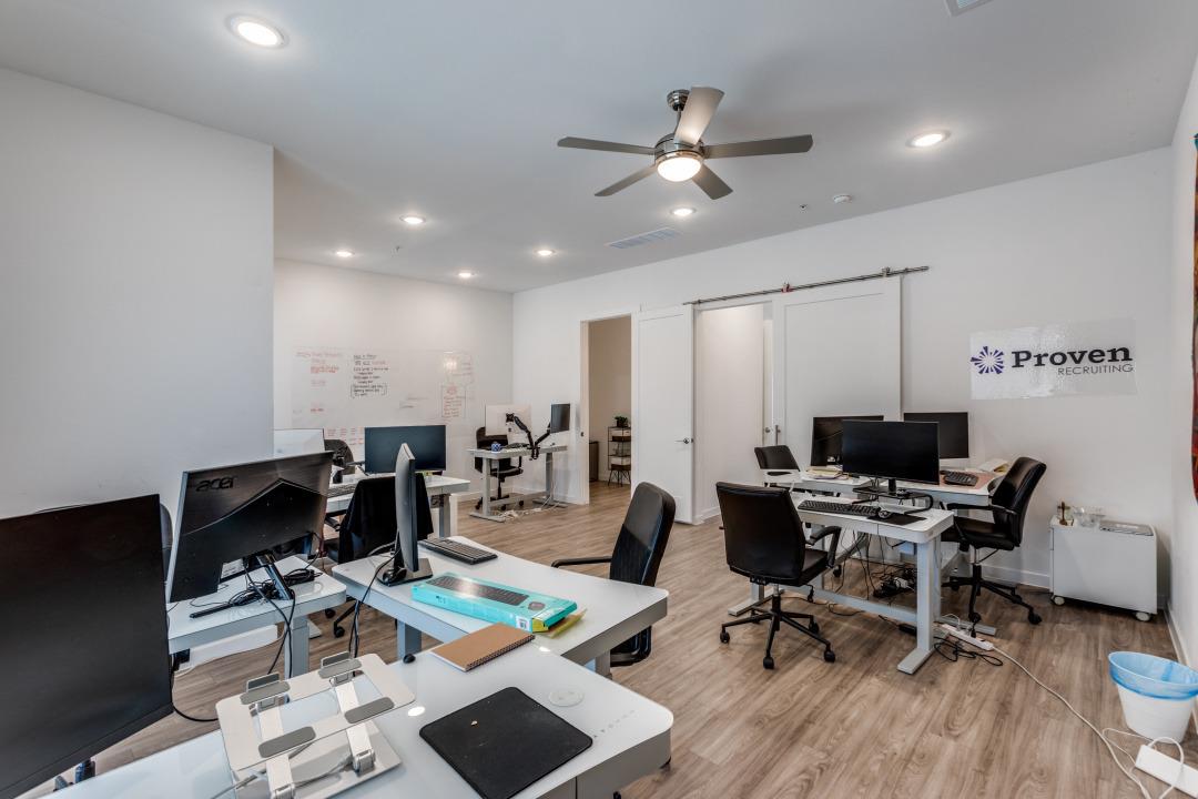 4901 Springdale Rd #106 Property Photo 7