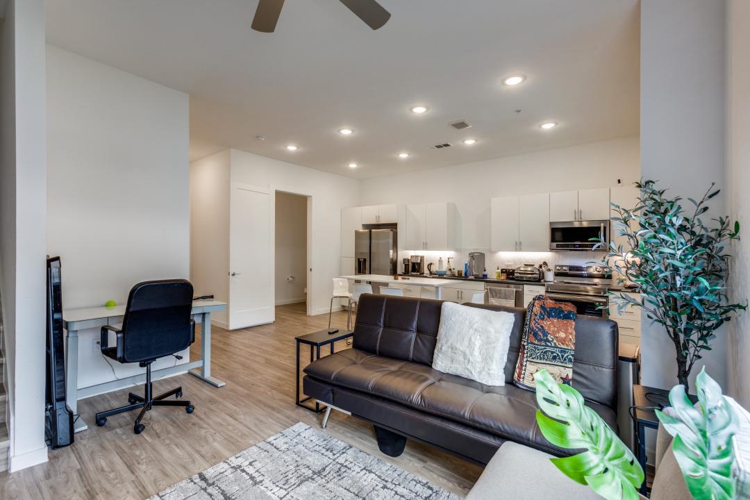 4901 Springdale Rd #106 Property Photo 13