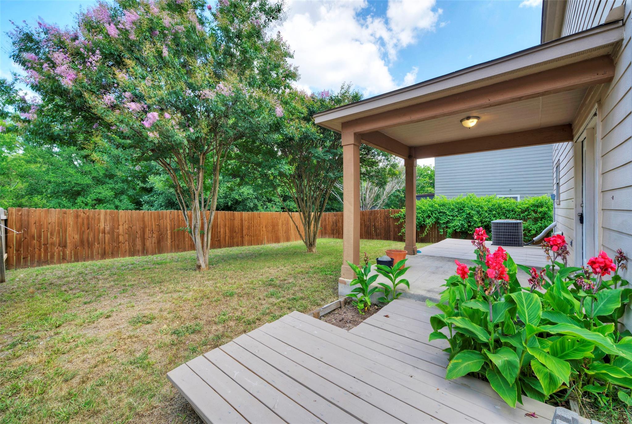 140 Plum Path Property Photo 3