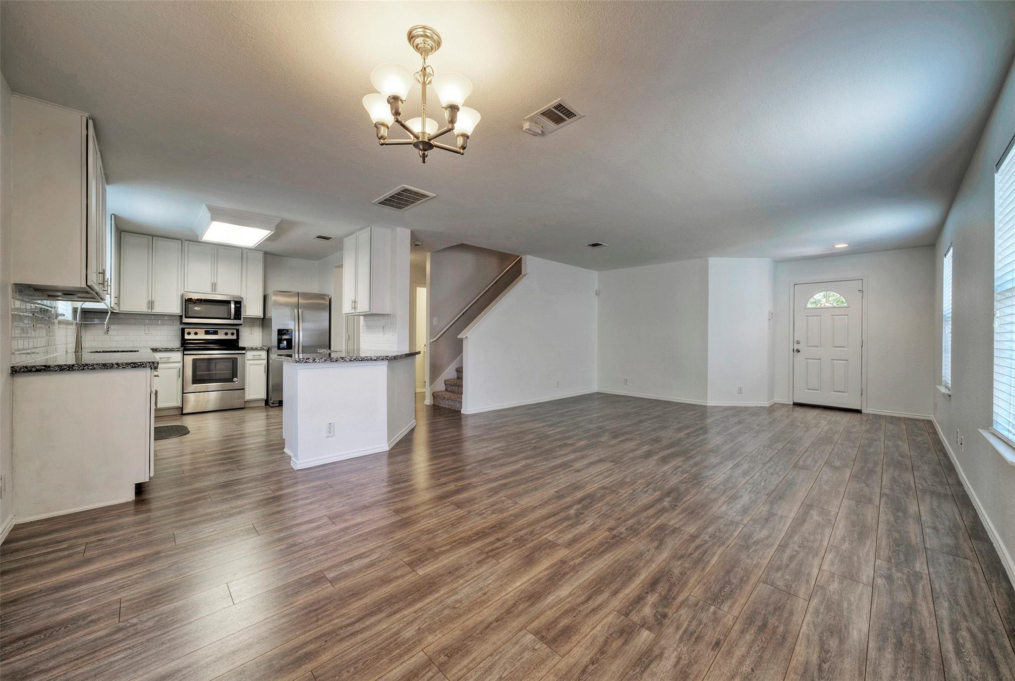 140 Plum Path Property Photo 4