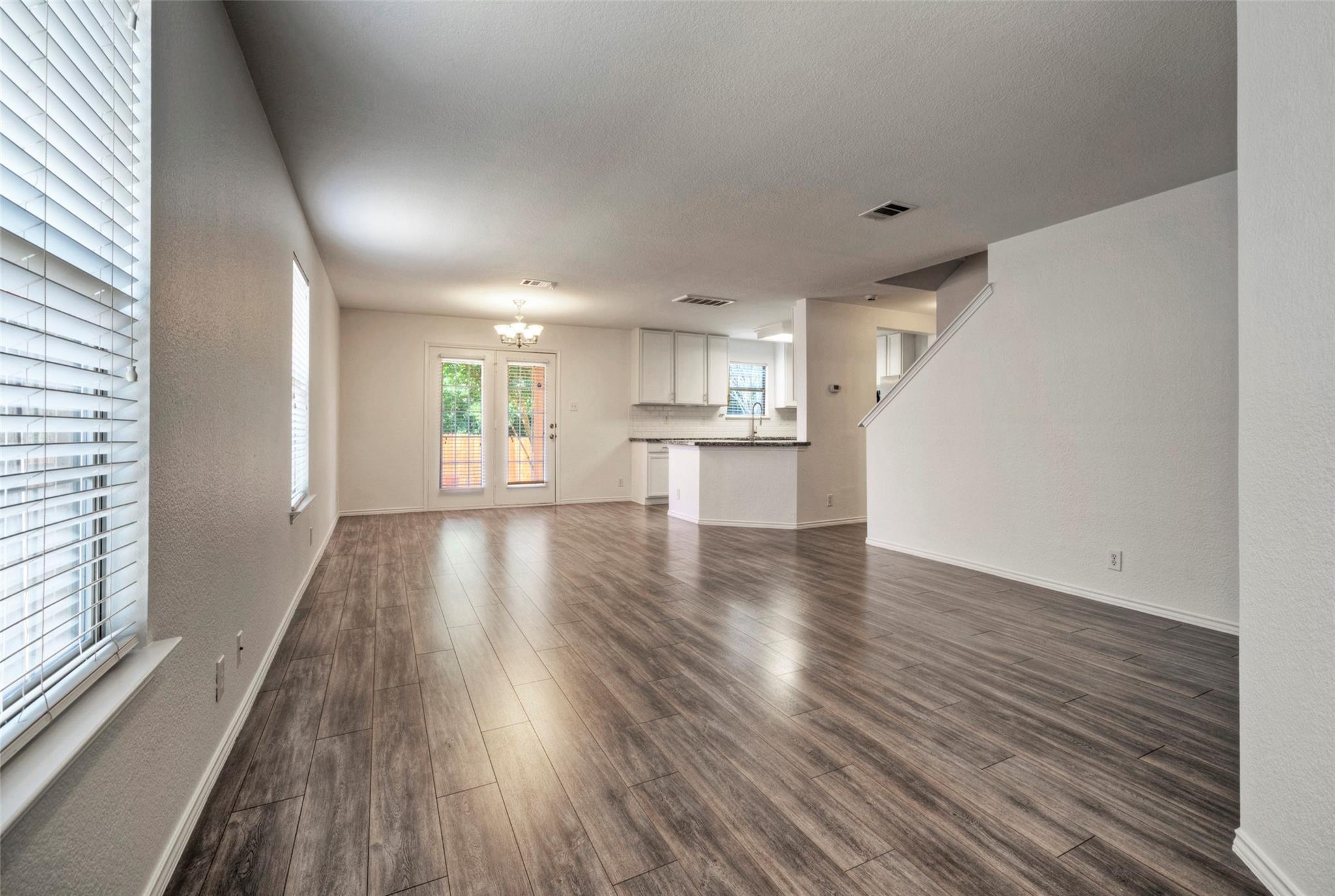 140 Plum Path Property Photo 6