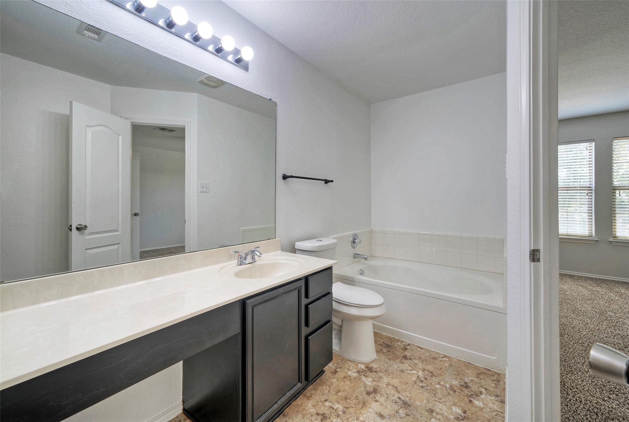 140 Plum Path Property Photo 9