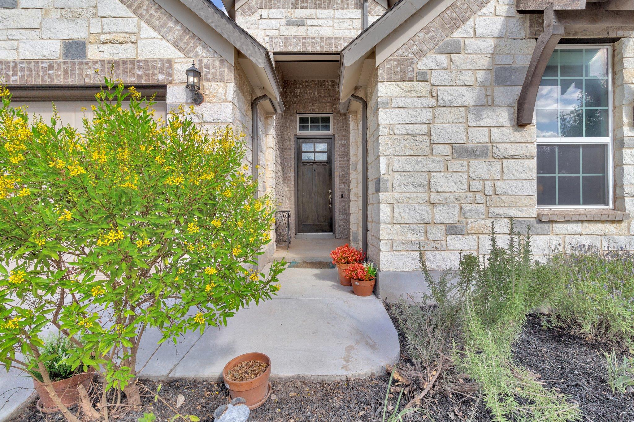 2262 Kiskadee Dr Property Photo 3