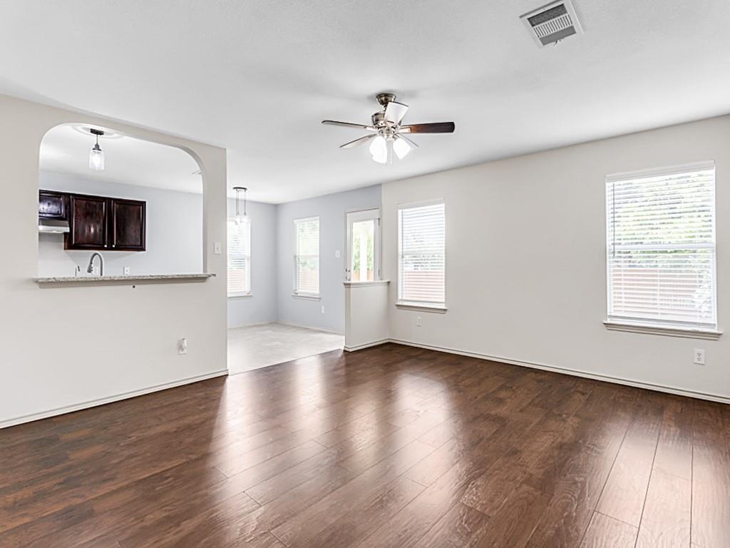 706 Rubles Ct Property Photo 4