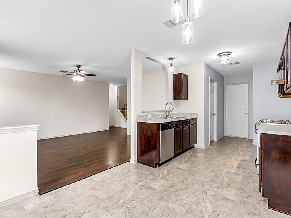706 Rubles Ct Property Photo 8