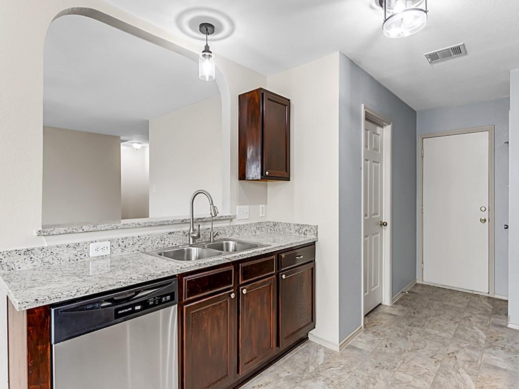706 Rubles Ct Property Photo 9