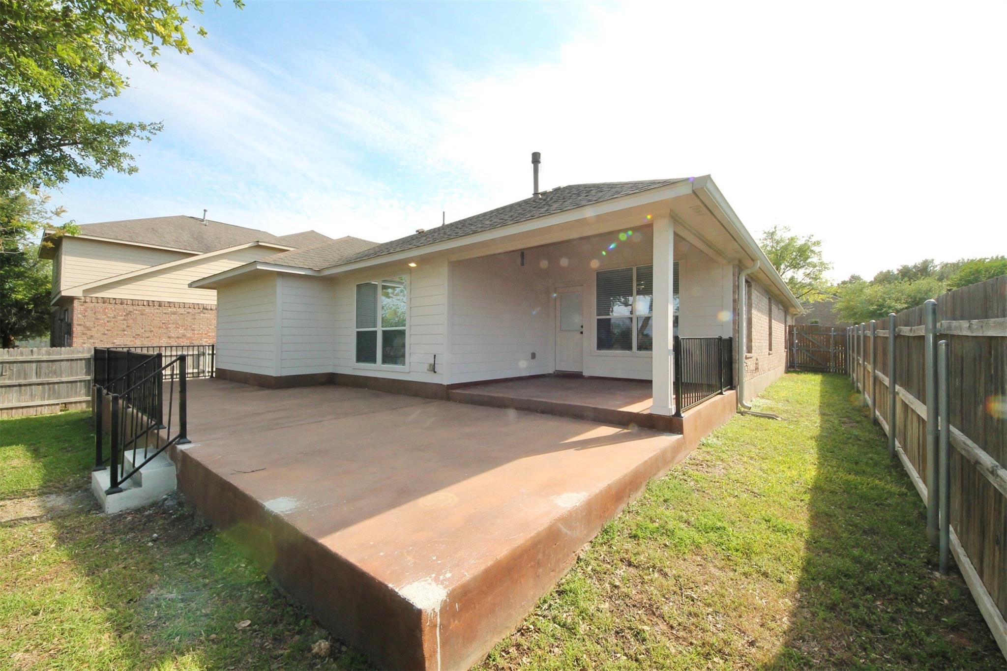 3608 Pine Needle Cir Property Photo 4
