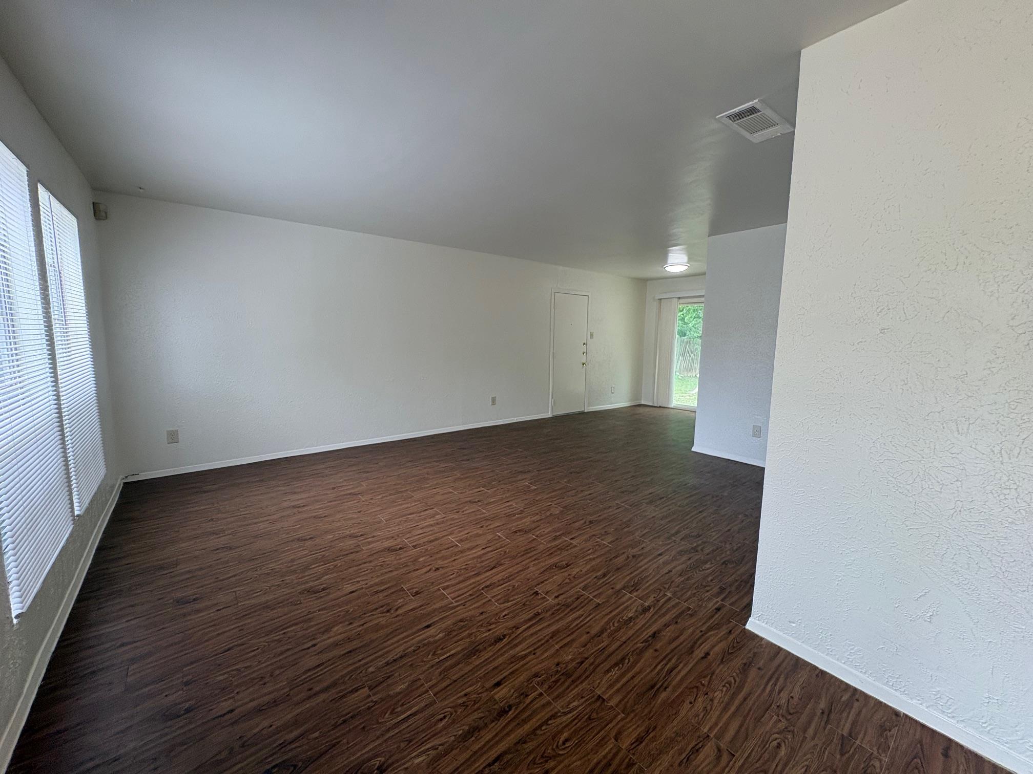 5105 Pepper Ln Property Photo 6