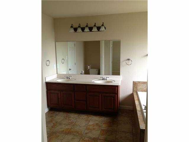 230 N Kiras Ct Property Photo 5