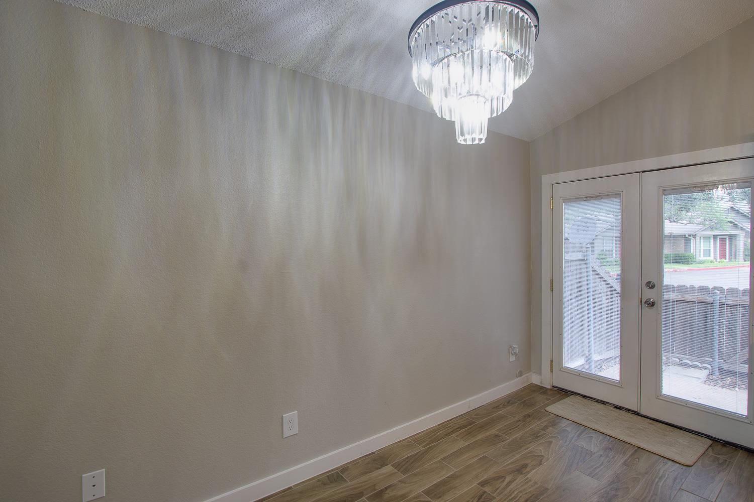 1015 E Yager Ln #125 Property Photo 11