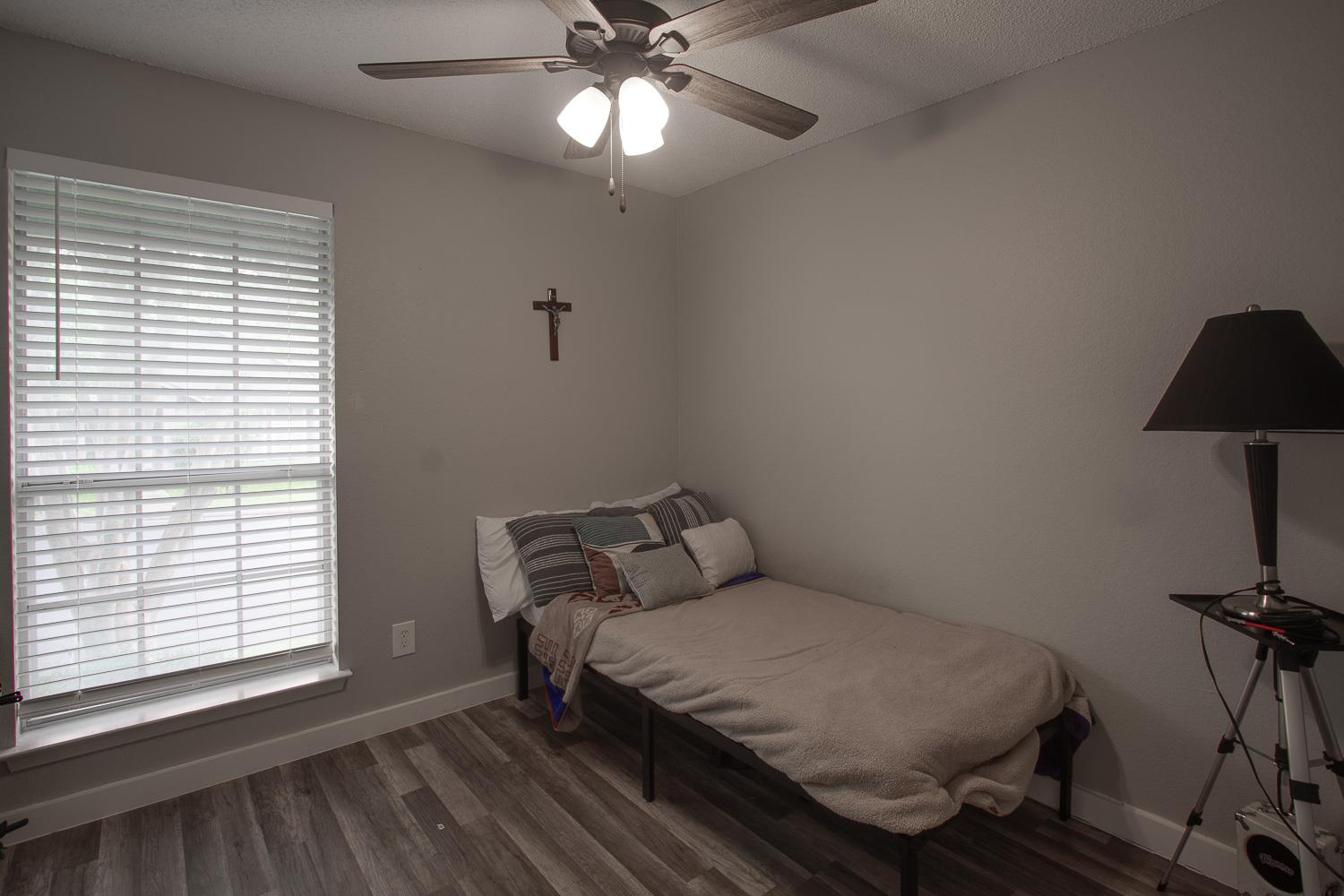 1015 E Yager Ln #125 Property Photo 18