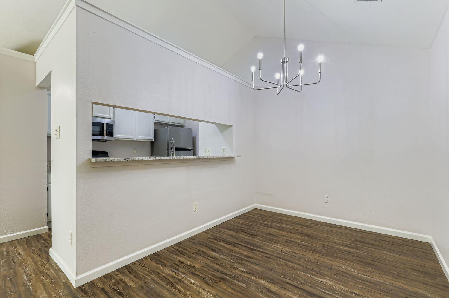 511 Greenlawn Blvd #511 Property Photo 3