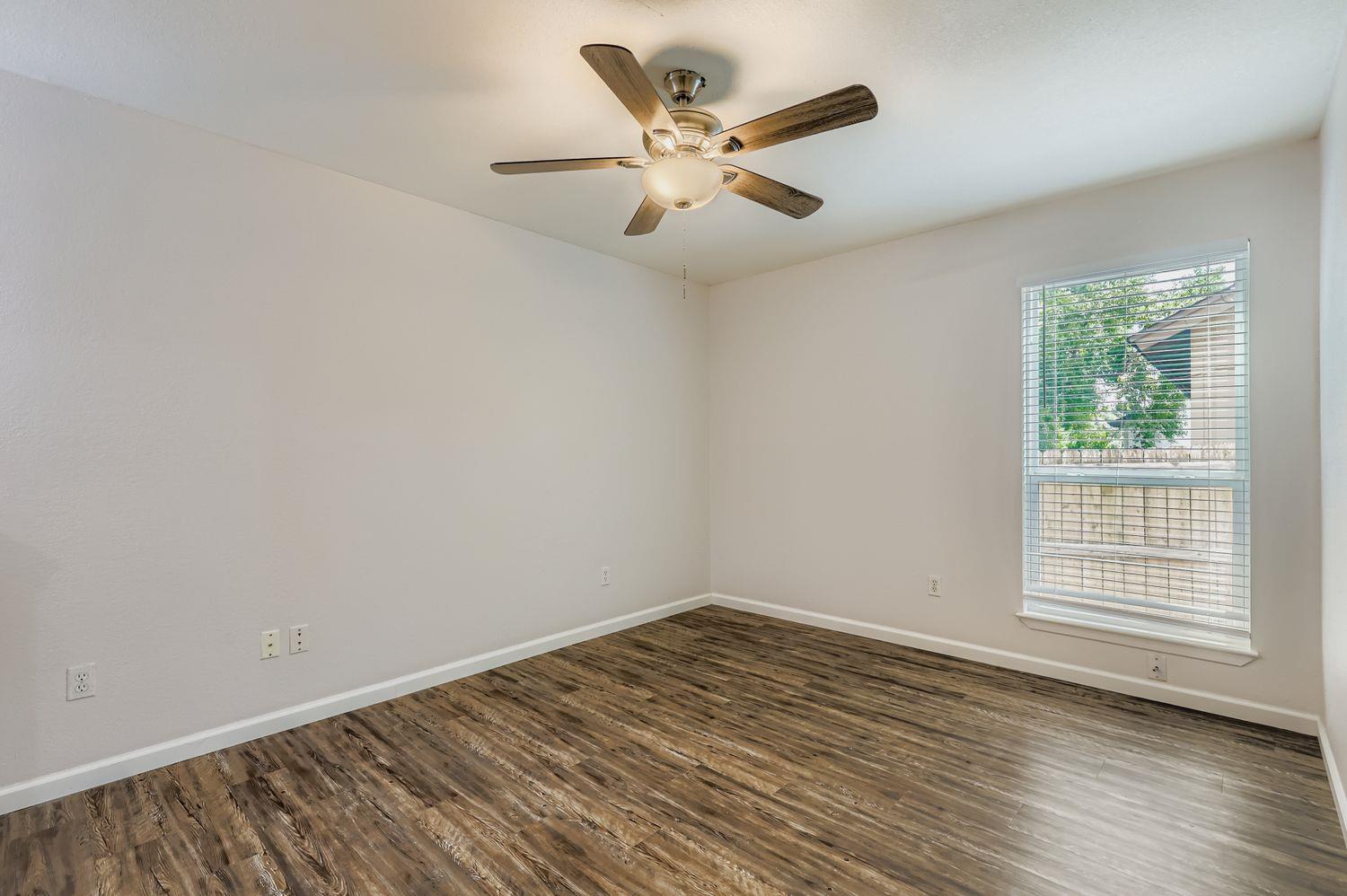 511 Greenlawn Blvd #511 Property Photo 5