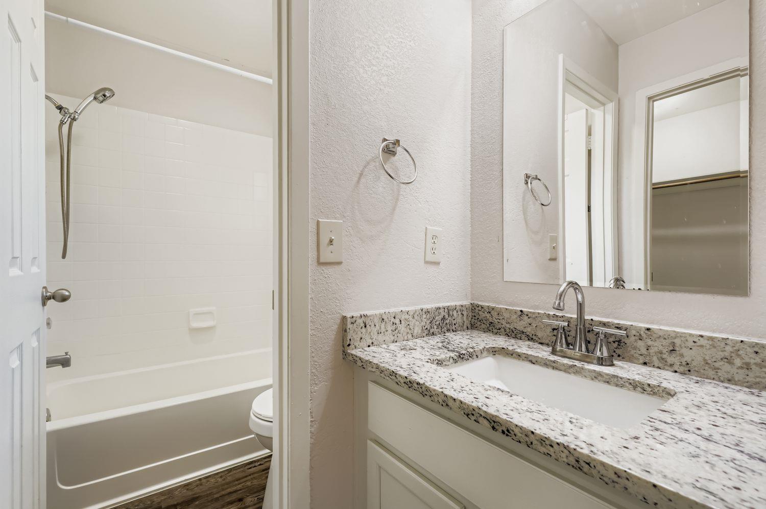 511 Greenlawn Blvd #511 Property Photo 6