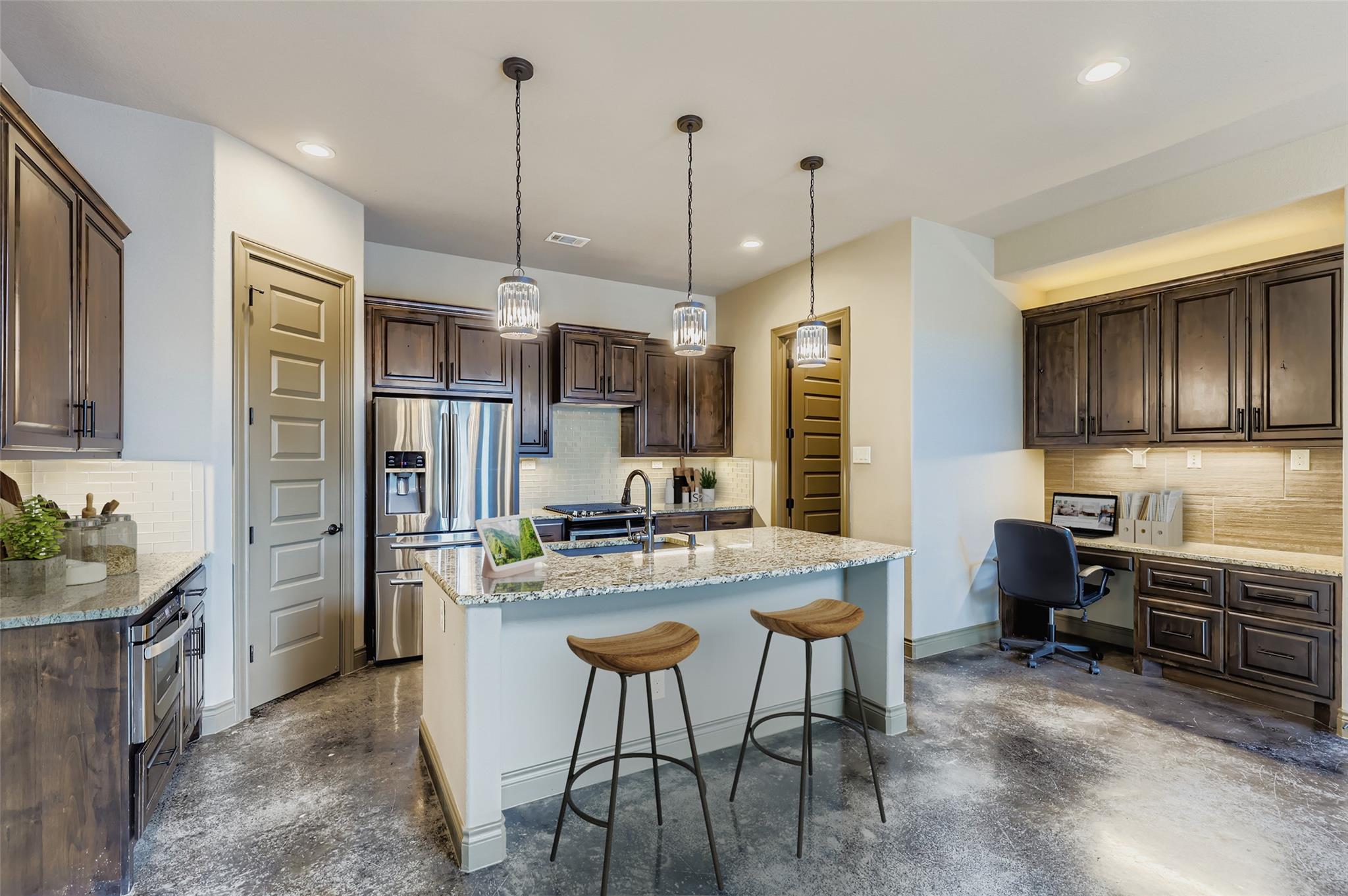 19129 Camelot Woods Cv Property Photo 8