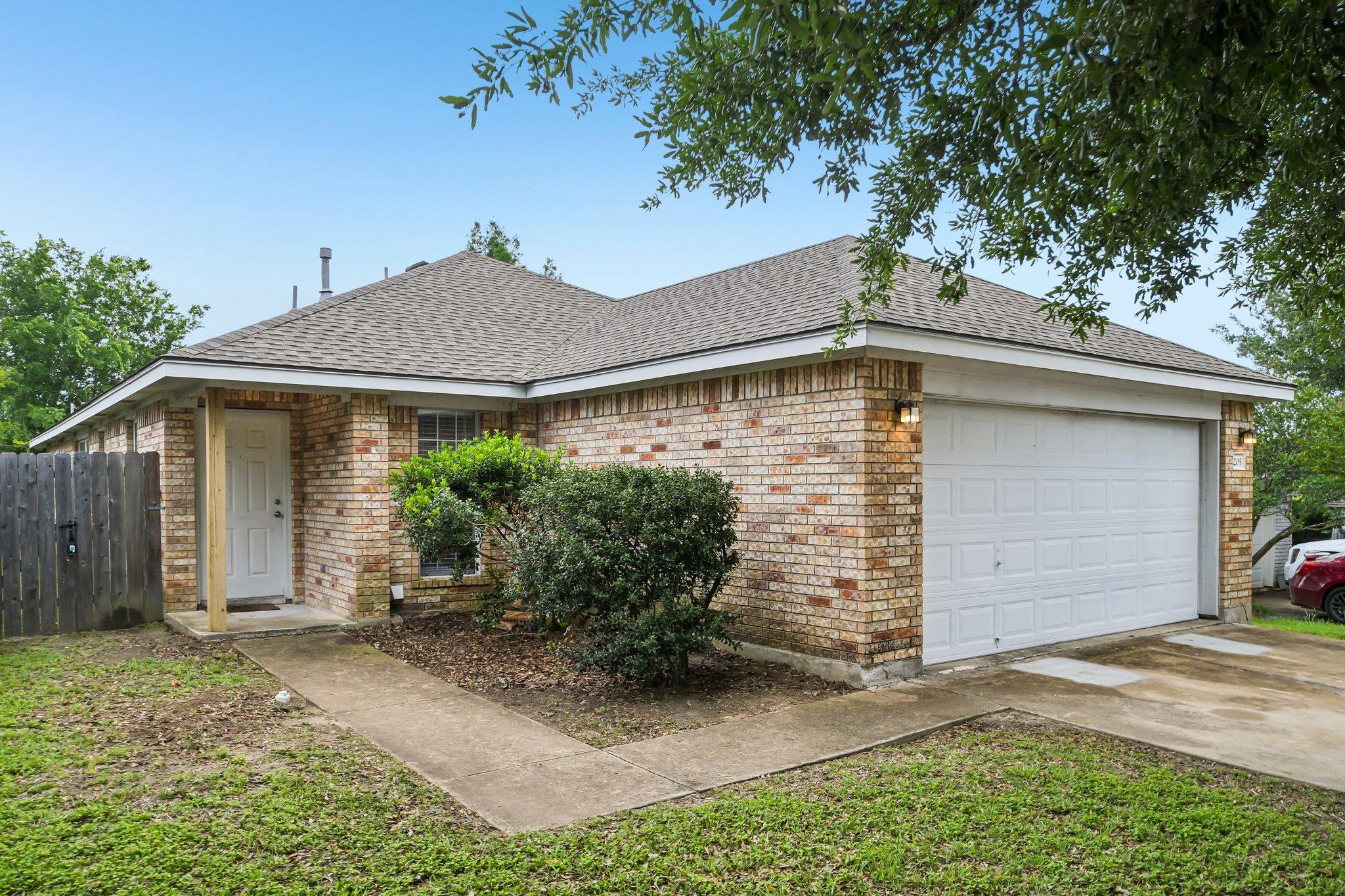 205 Cavalry Trl Property Photo 1