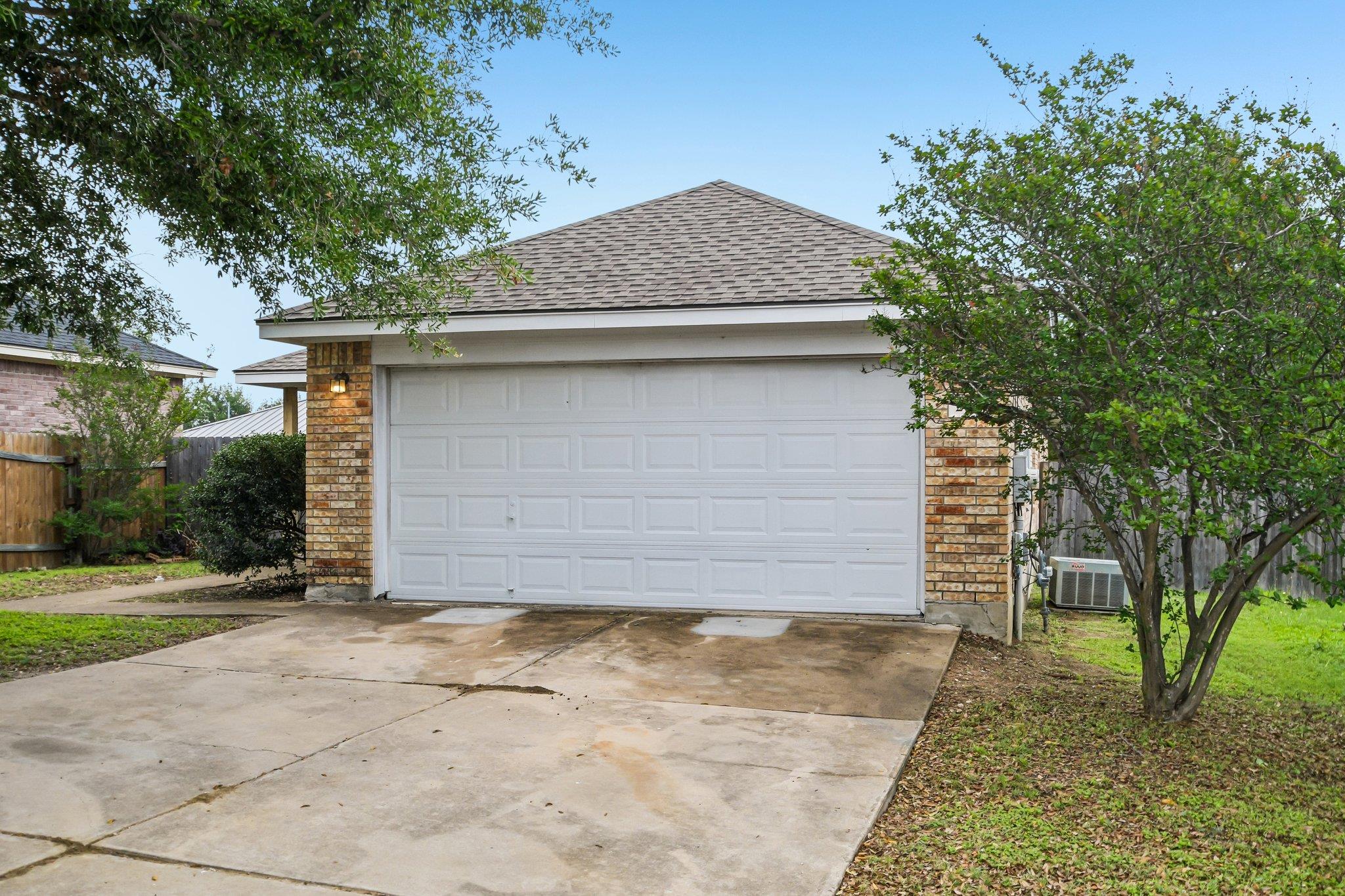 205 Cavalry Trl Property Photo 3
