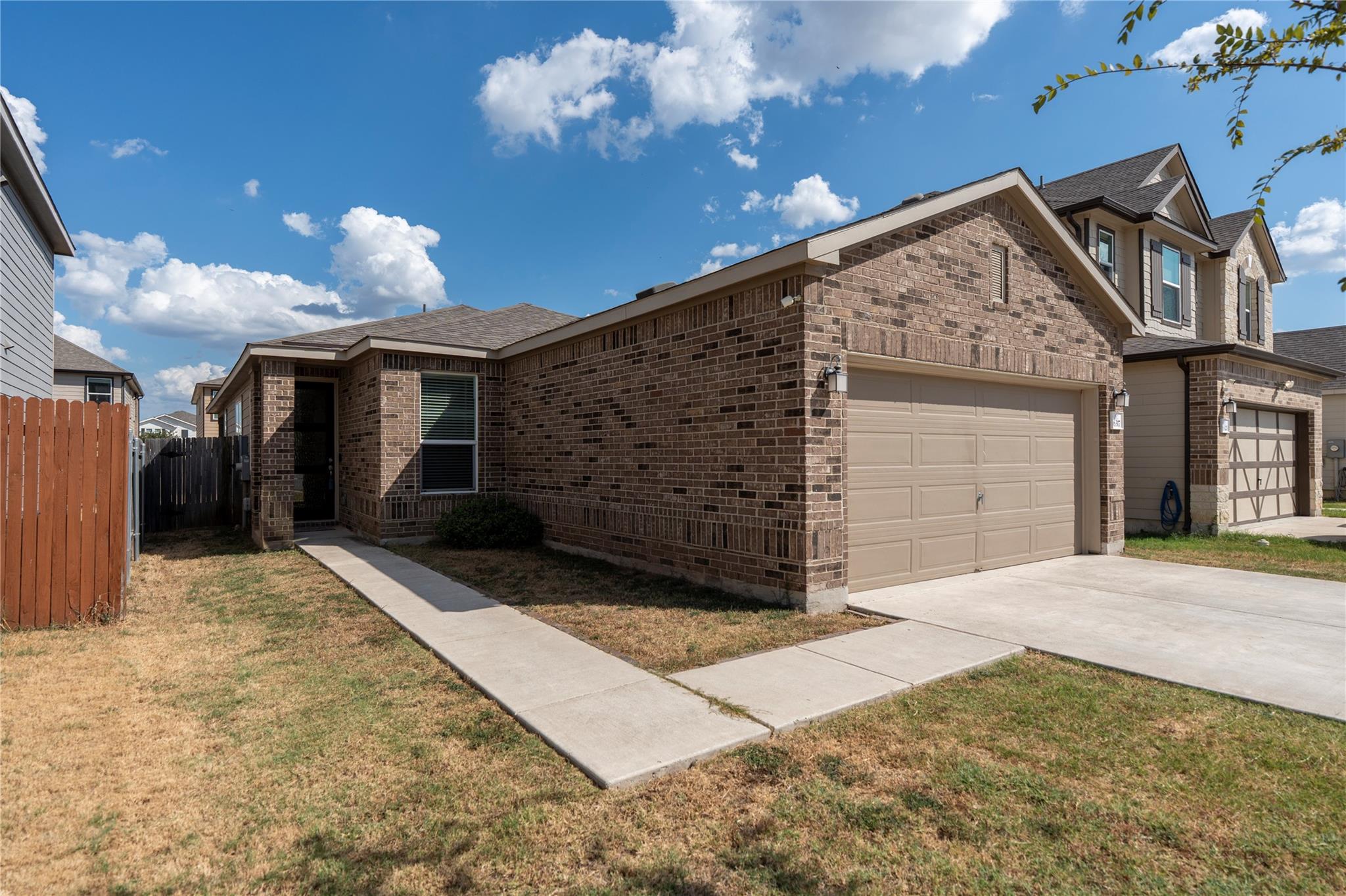 6317 Carriage Pines Dr Property Photo 2