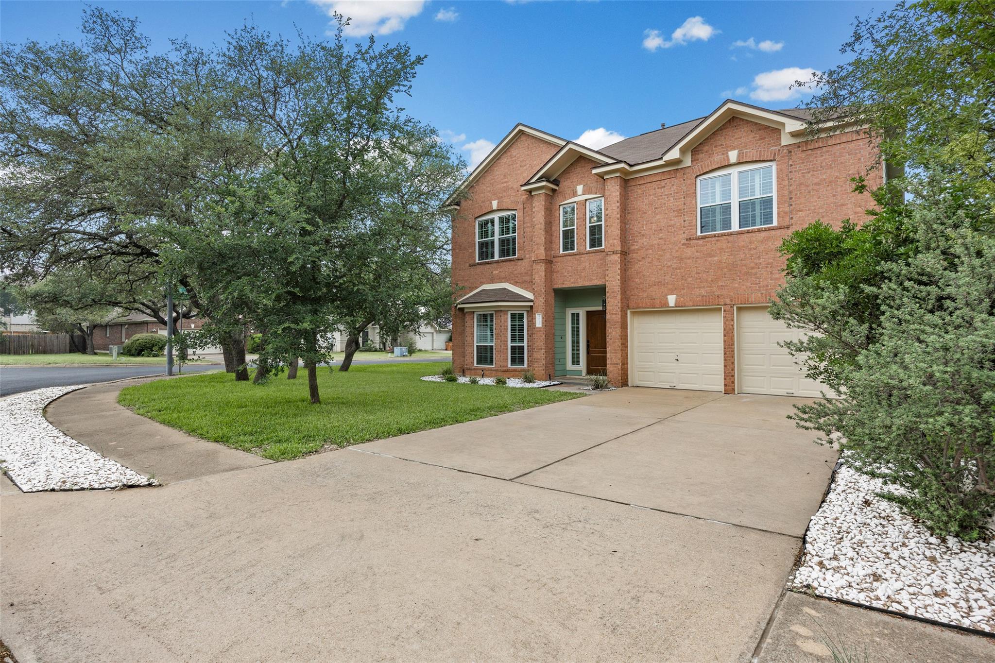 8610 Axis Dr Property Photo 1
