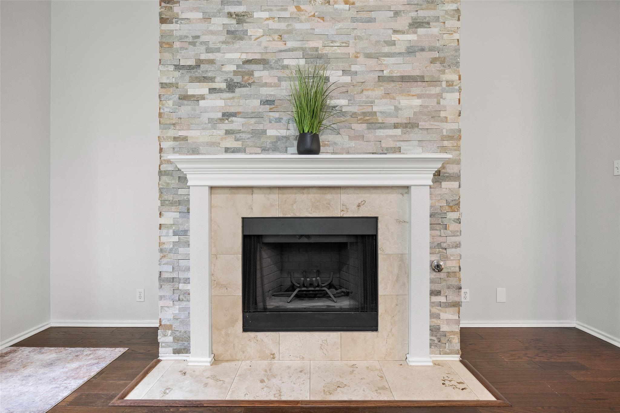 8610 Axis Dr Property Photo 3