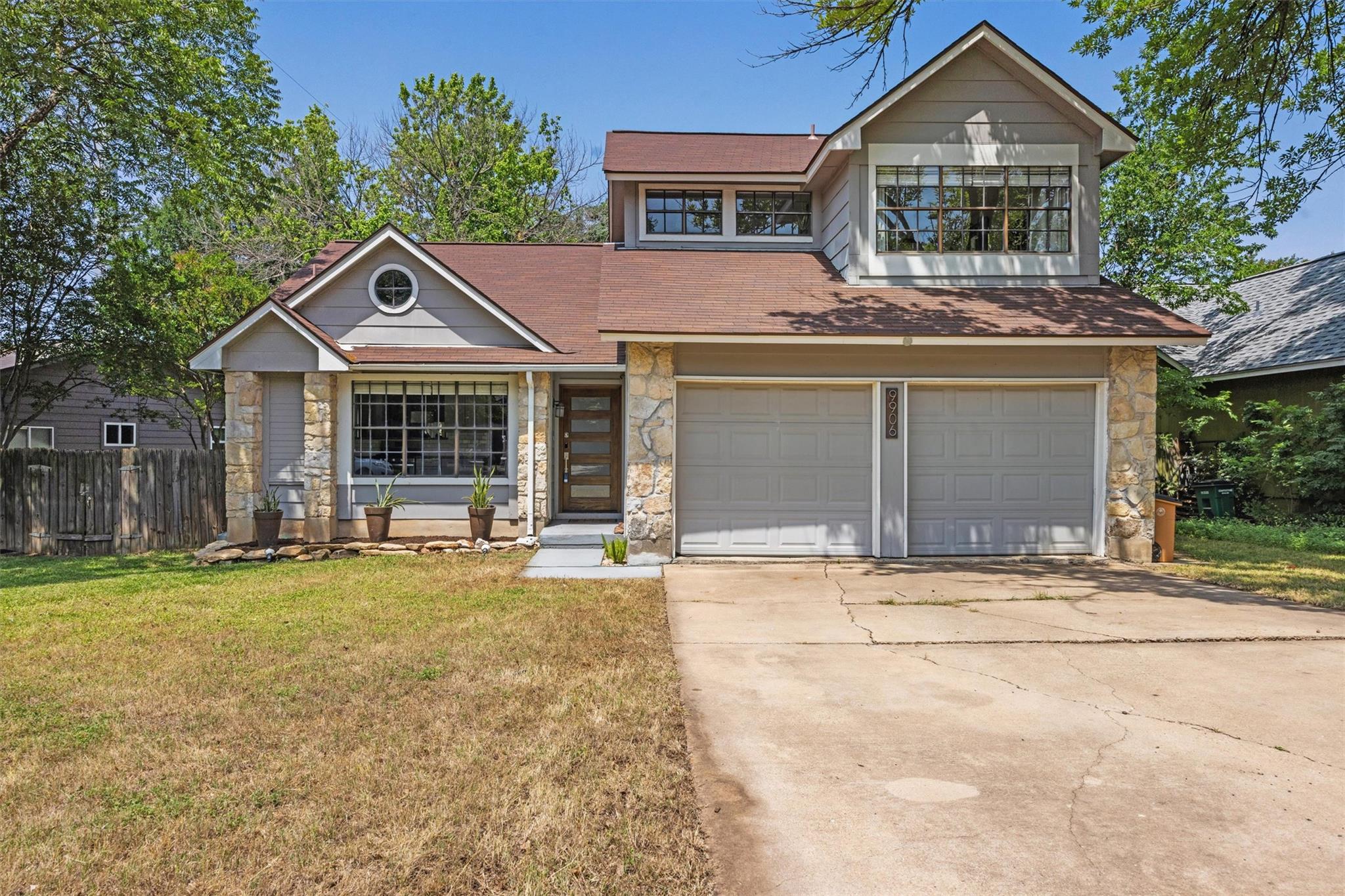 9906 Briar Ridge Dr Property Photo 1
